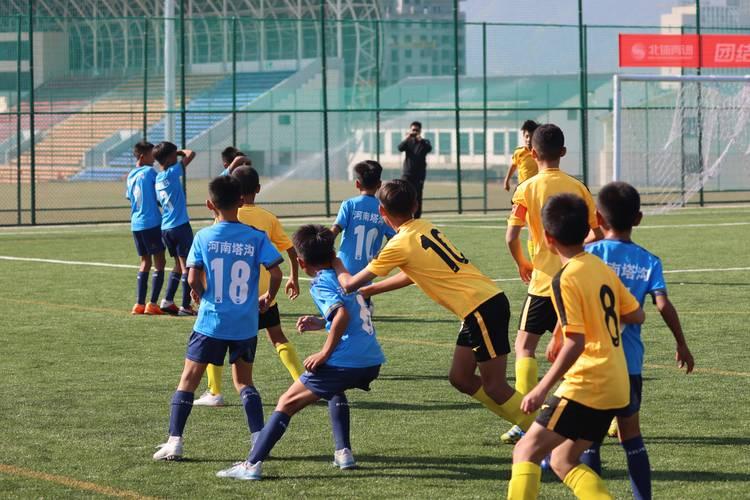 九游体育:德甲的青训优势：如何培养顶级足球人才