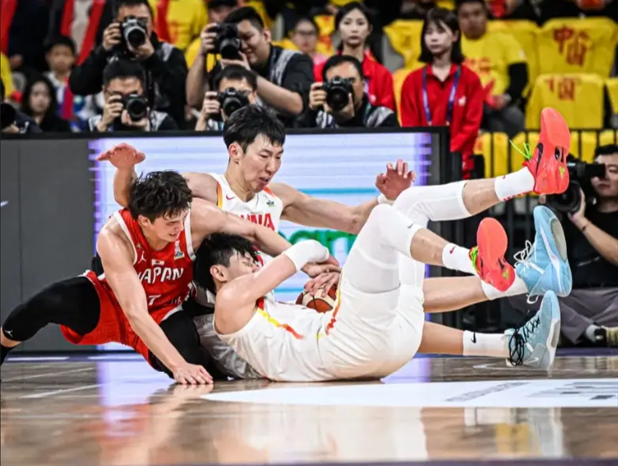 九游体育：中国男篮备战世界大赛，全力以赴争创佳绩的简单介绍