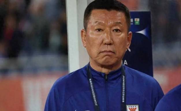 九游体育：中超联赛揭幕战现“乌龙球”，球迷热议不断的简单介绍