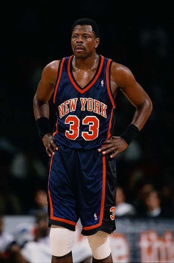 包含九游体育：NBA球星自传：讲述尤因的篮球生涯的词条