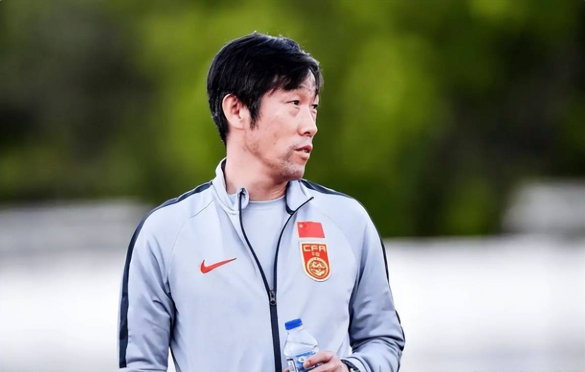 九游体育：国足新帅上任，战术变革引人关注