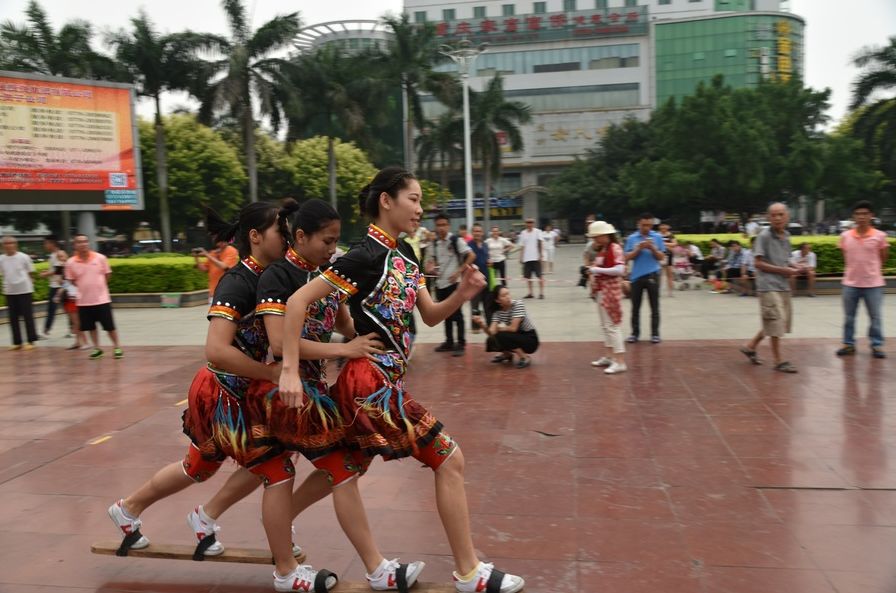 九游体育：聚焦赛场：总结各队近期战绩与未来展望的简单介绍