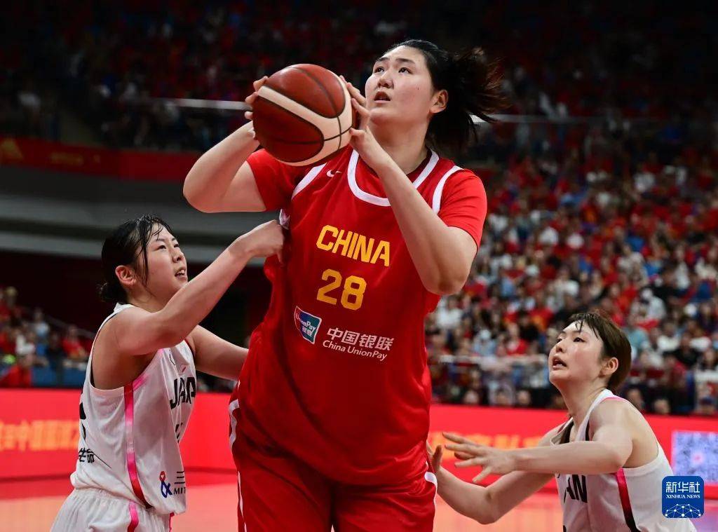 九游体育：中国女篮出征国际赛，铿锵玫瑰绽放光芒