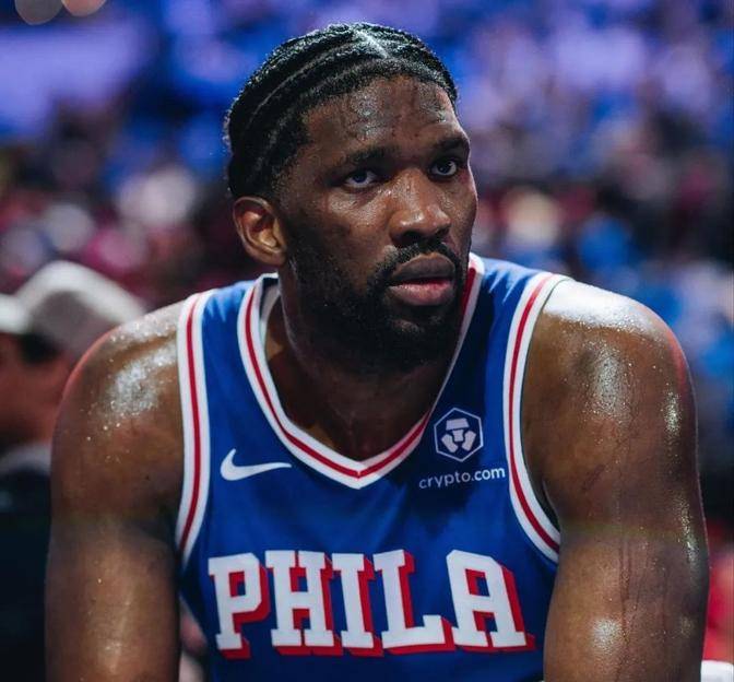 九游体育:76人队恩比德伤愈复出:能否带领球队冲击总冠军? 九游体育:76人队恩比德伤愈复出:能否带领球队冲击总冠军?