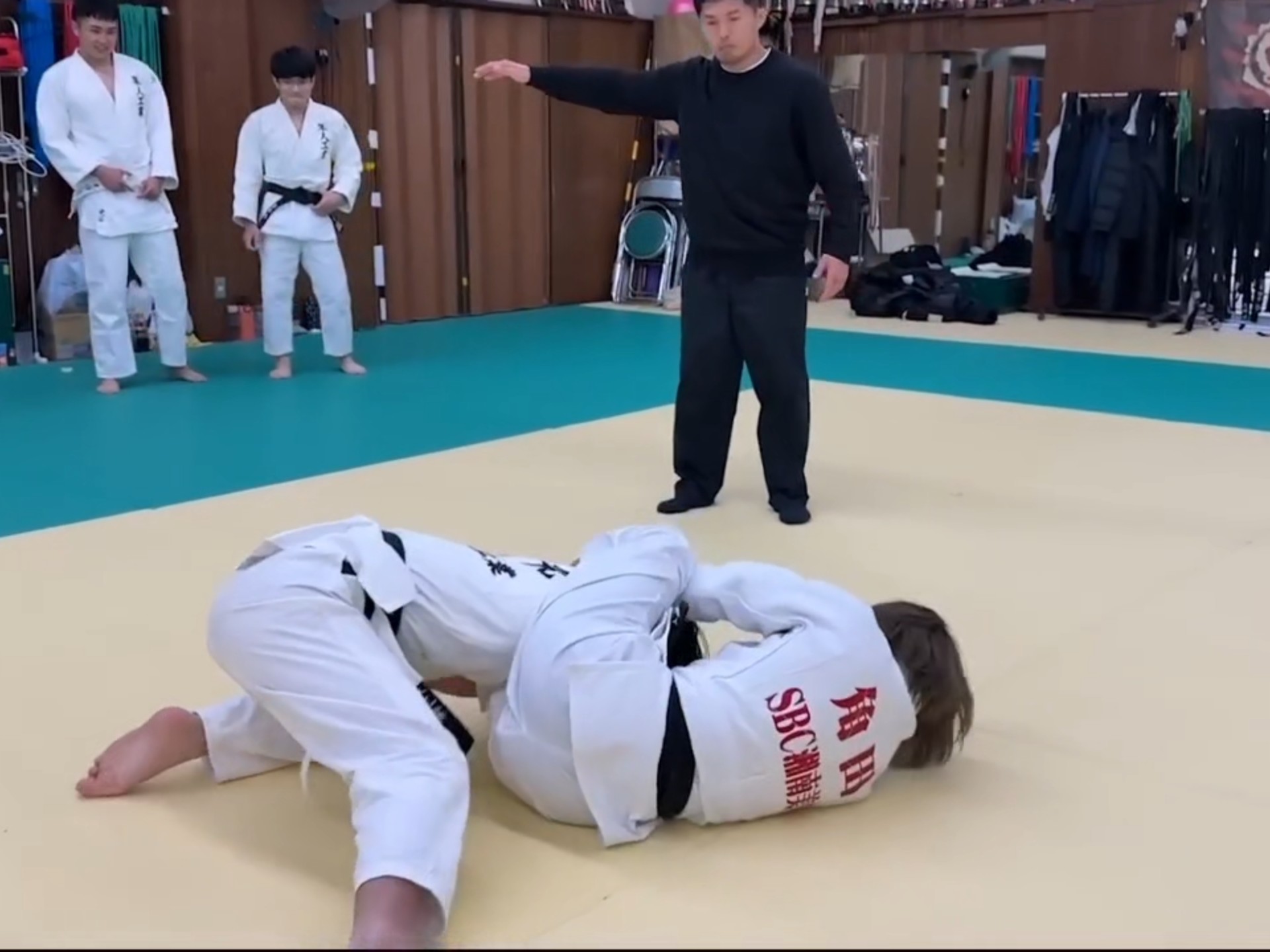 包含九游体育:功夫与柔道的较量，东西方武术的碰撞的词条