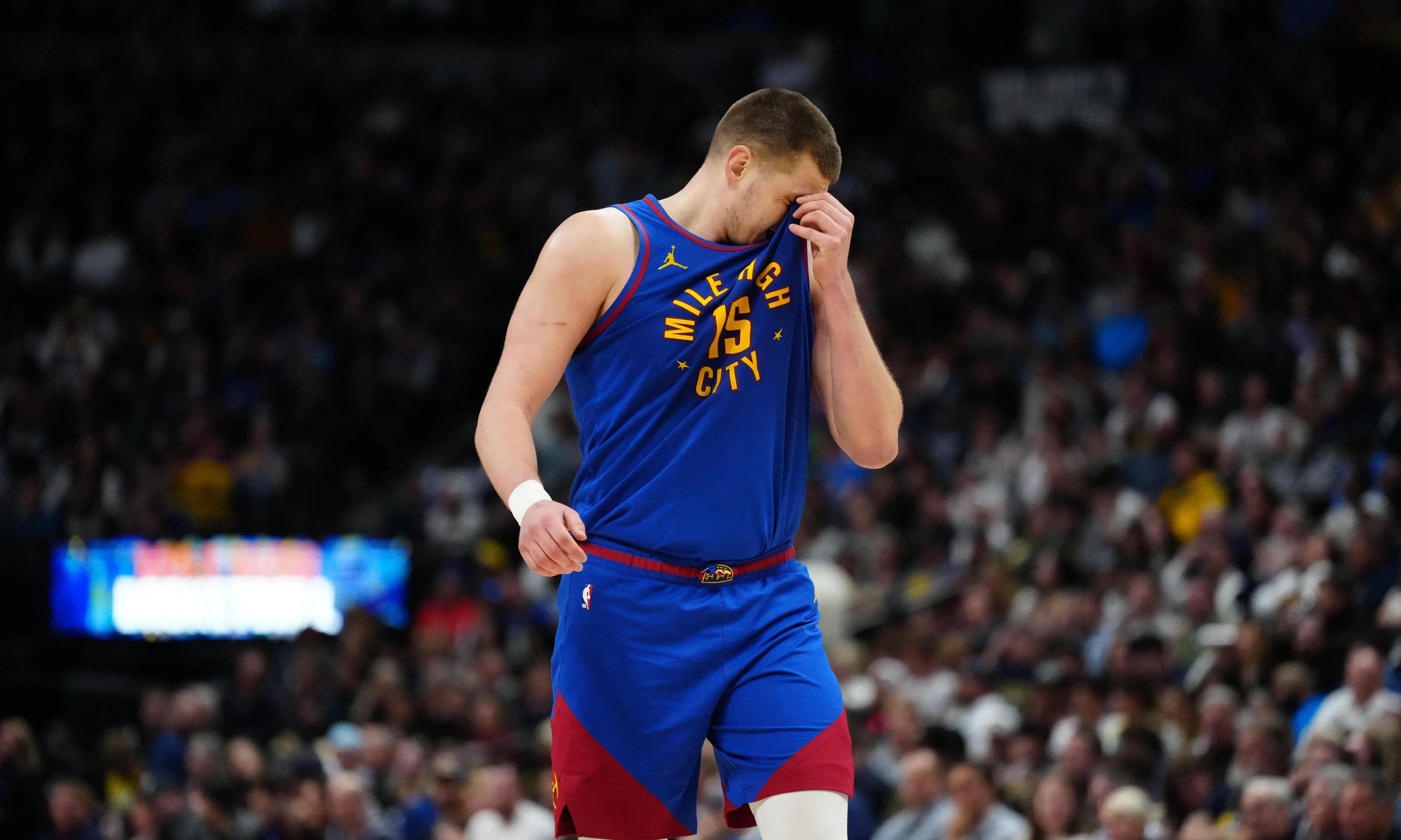 九游体育:季后赛黑马掘金队：约基奇能否带队创造奇迹？