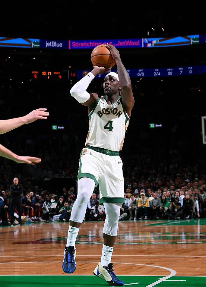 九游体育：雄鹿队新赛季：霍勒迪能否继续保持高水准的防守，在季后赛中发挥关键作用，帮助球队赢得总冠军？的简单介绍