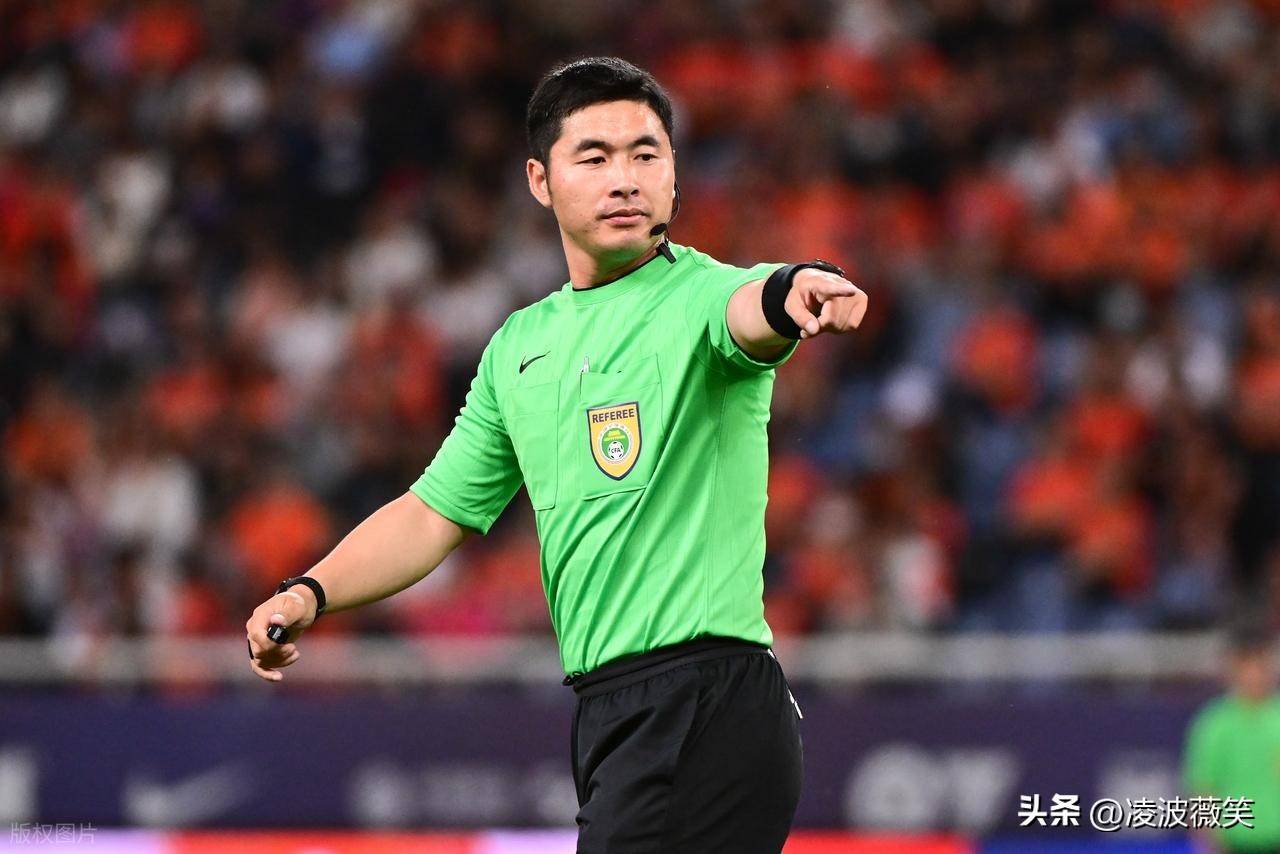 关于九游体育:中超联赛裁判：接受视频助理裁判（VAR）培训，提升执法水平的信息
