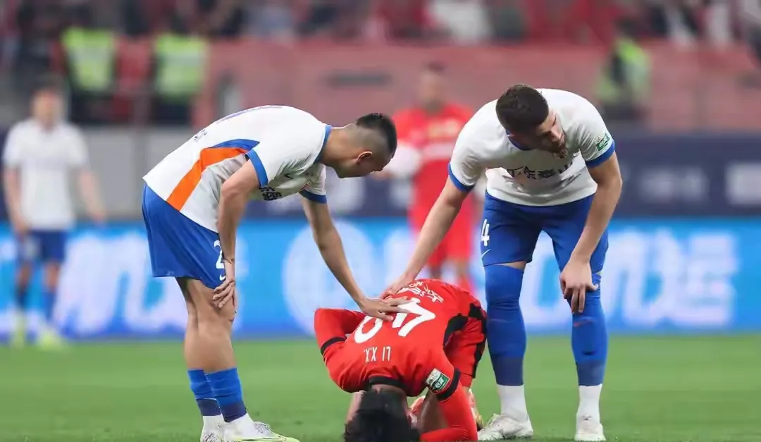 关于九游体育:英超的控球与反击:战术对抗中的较量的信息 关于九游体育:英超的控球与反击:战术对抗中的较量的信息