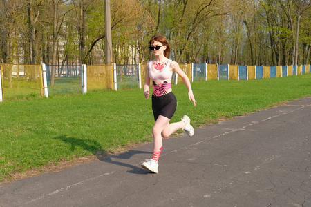 关于九游体育:跑步健身，简单易行效果好的信息